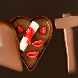 Lips Message Heart Box