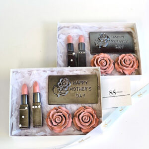 Roses & Lipsticks